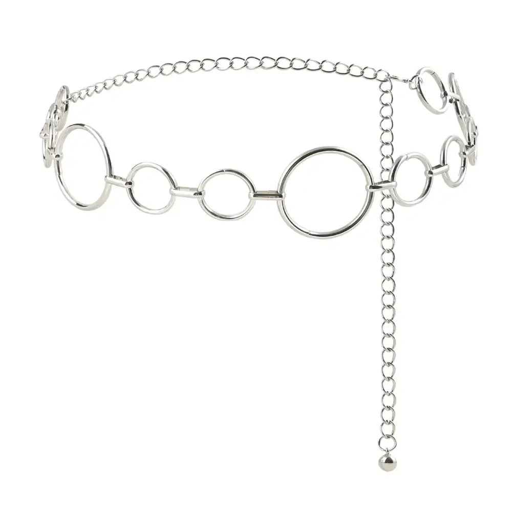 Cinto de Metal Feminino Corrente Prata visto de cima, com a corrente reguladora pendente e ponteira arredondada