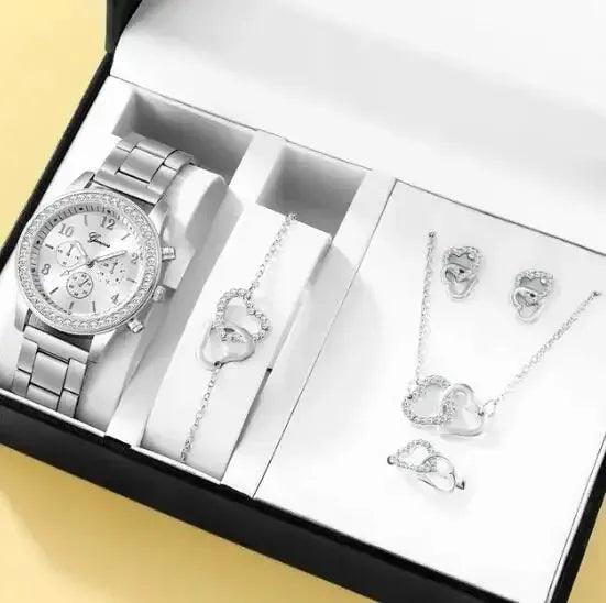 Kit Presente 5 em 1 Prata na caixa, com relógio, pulseira, anel, colar e brincos de coração com cristais
