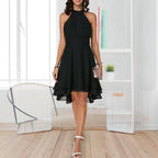 Vestido Chiffon Cintura Alta Sem Manga Preto em plano aproximado, evidenciando as duas camadas de chiffon da saia