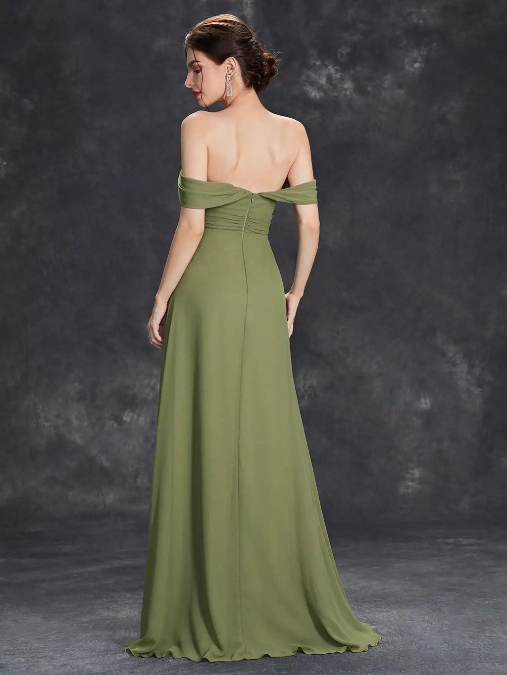 Vestido de Festa Longo Verde Oliva com Decote Ombro a Ombro