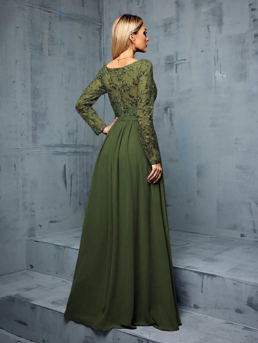 Vestido de Festa Longo Verde Oliva em Chiffon com Bordado Floral