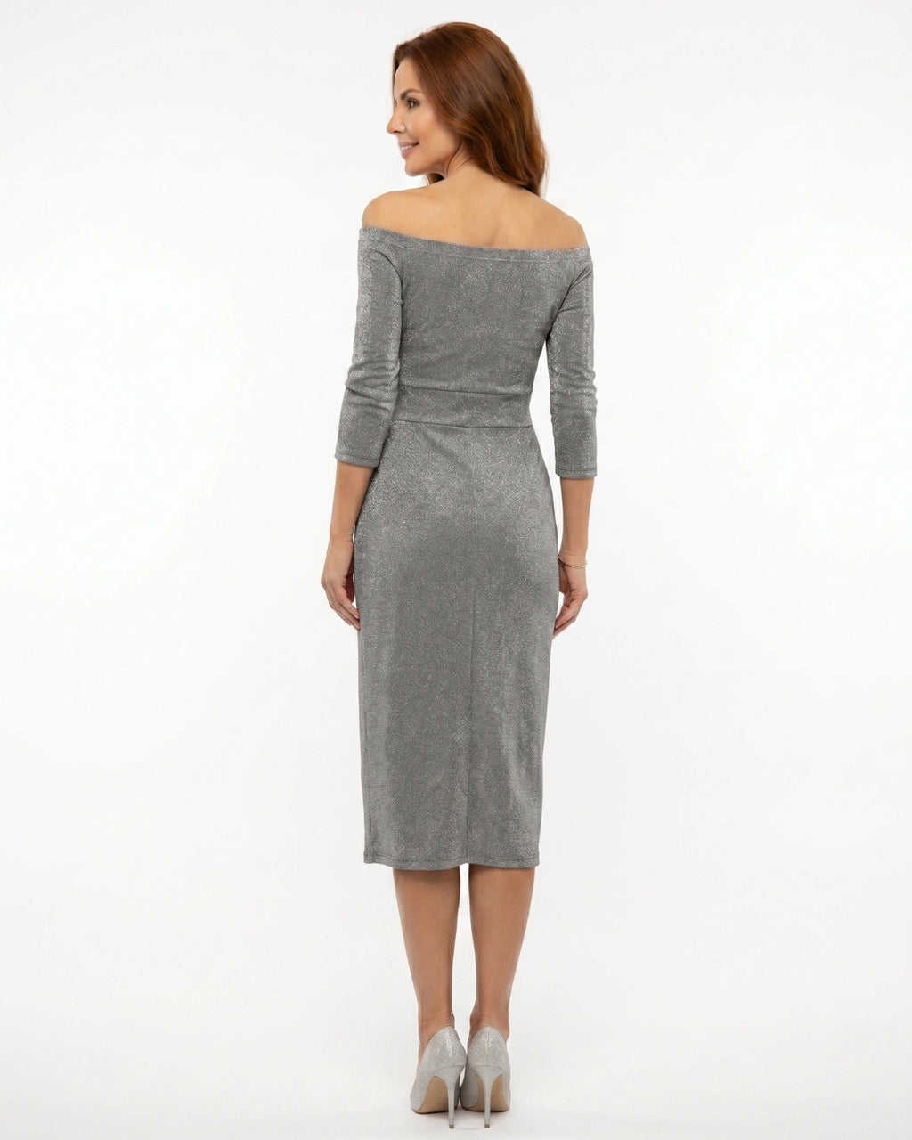 Vestido Midi de Festa com Fenda Cinza visto de costas, mostrando o decote ombro a ombro e o comprimento midi
