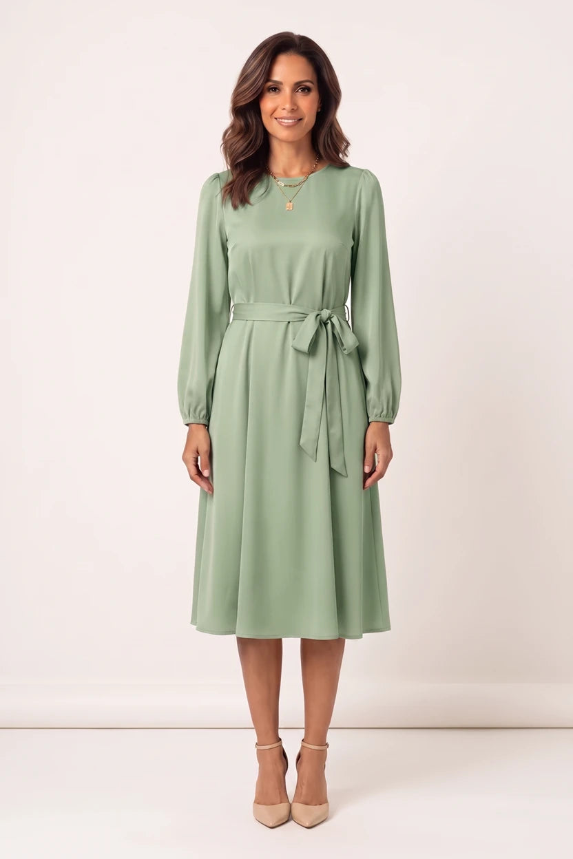 Vestido Midi Elegante Manga Longa Verde - modelo de corpo inteiro de frente