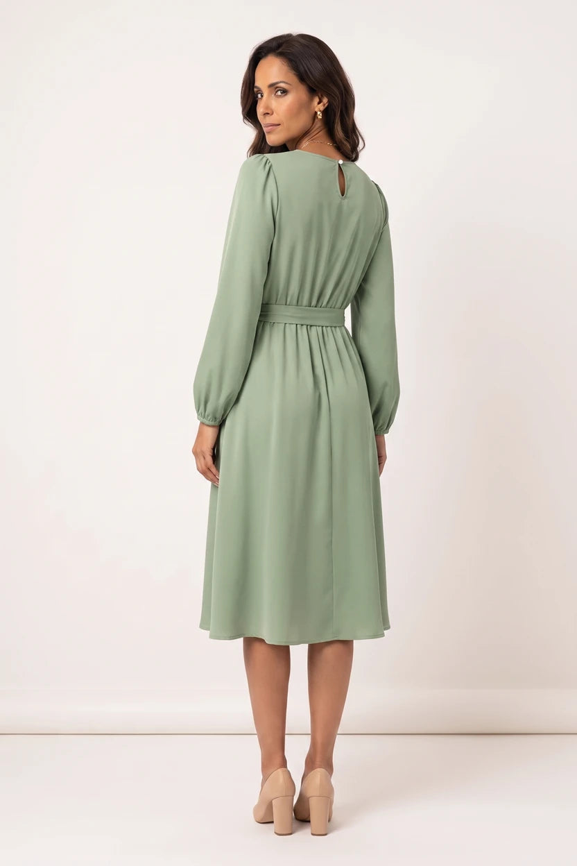 Vestido Midi Elegante Manga Longa Verde - vista de costas, corpo inteiro