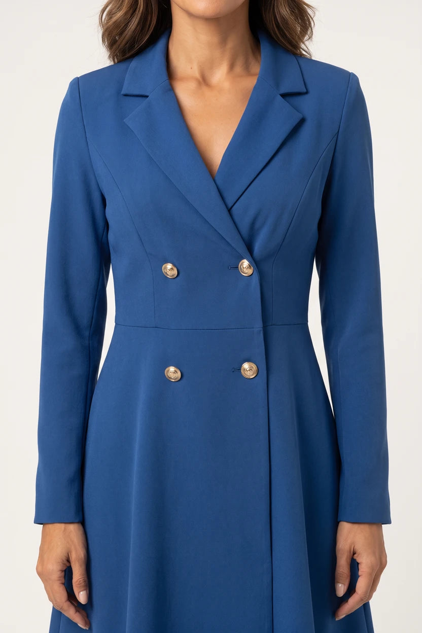 Vestido Tipo Blazer Manga Longa Mariana Azul - detalhe aproximado da gola de lapela e dos botões dourados