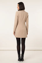 Vestido Tipo Blazer Manga Longa Mariana Bege - vista de costas, corpo inteiro